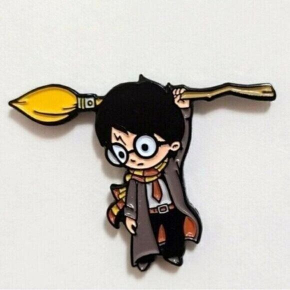 3/20 Harry Potter Nimbus 2000 Broom Enamel Pin - Picture 1 of 1